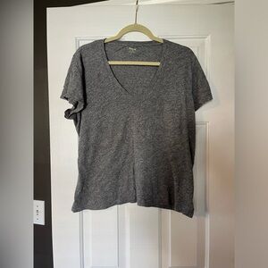 Madewell grey v-neck tshirt with pocket